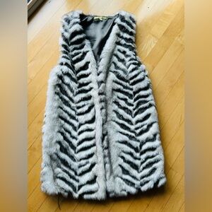 Gianni Bini Vest Faux Fur Vest